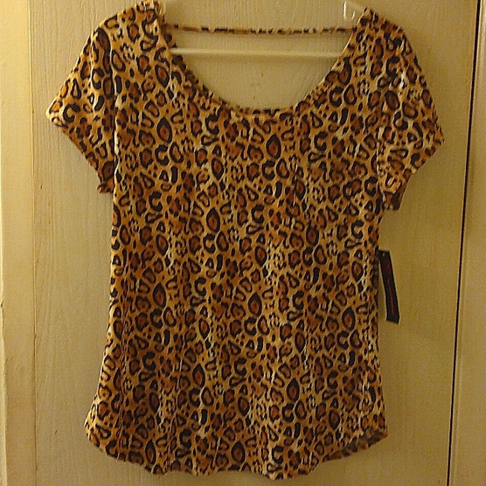No Boundaries Leopard Print Blouse Sz XLg. NWT